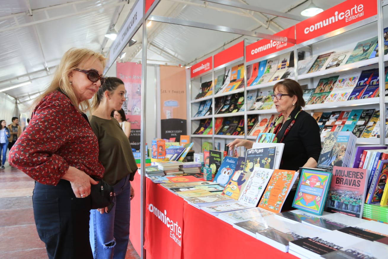 Comienza la Feria del Libro de Carlos Paz 2022 – La Revista